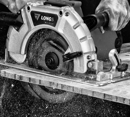 The use of electric circular saw